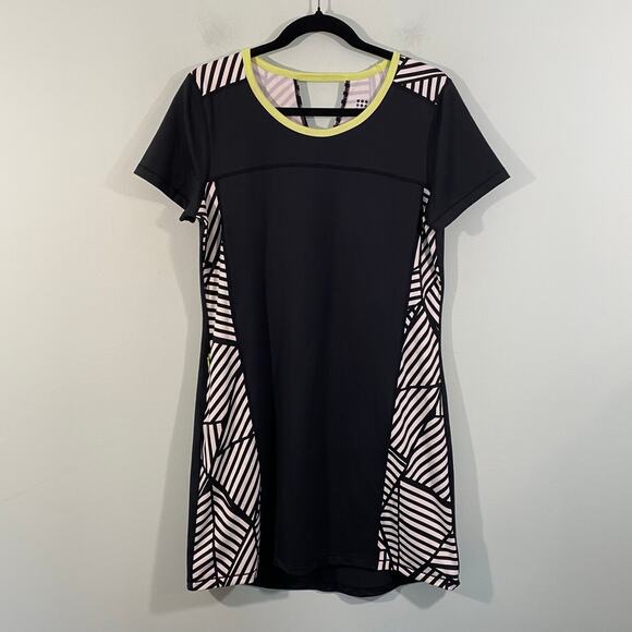 Title Nine Black Colorblock Geometric Short Sleeve Performance Dress Size M - Picture 1 of 6